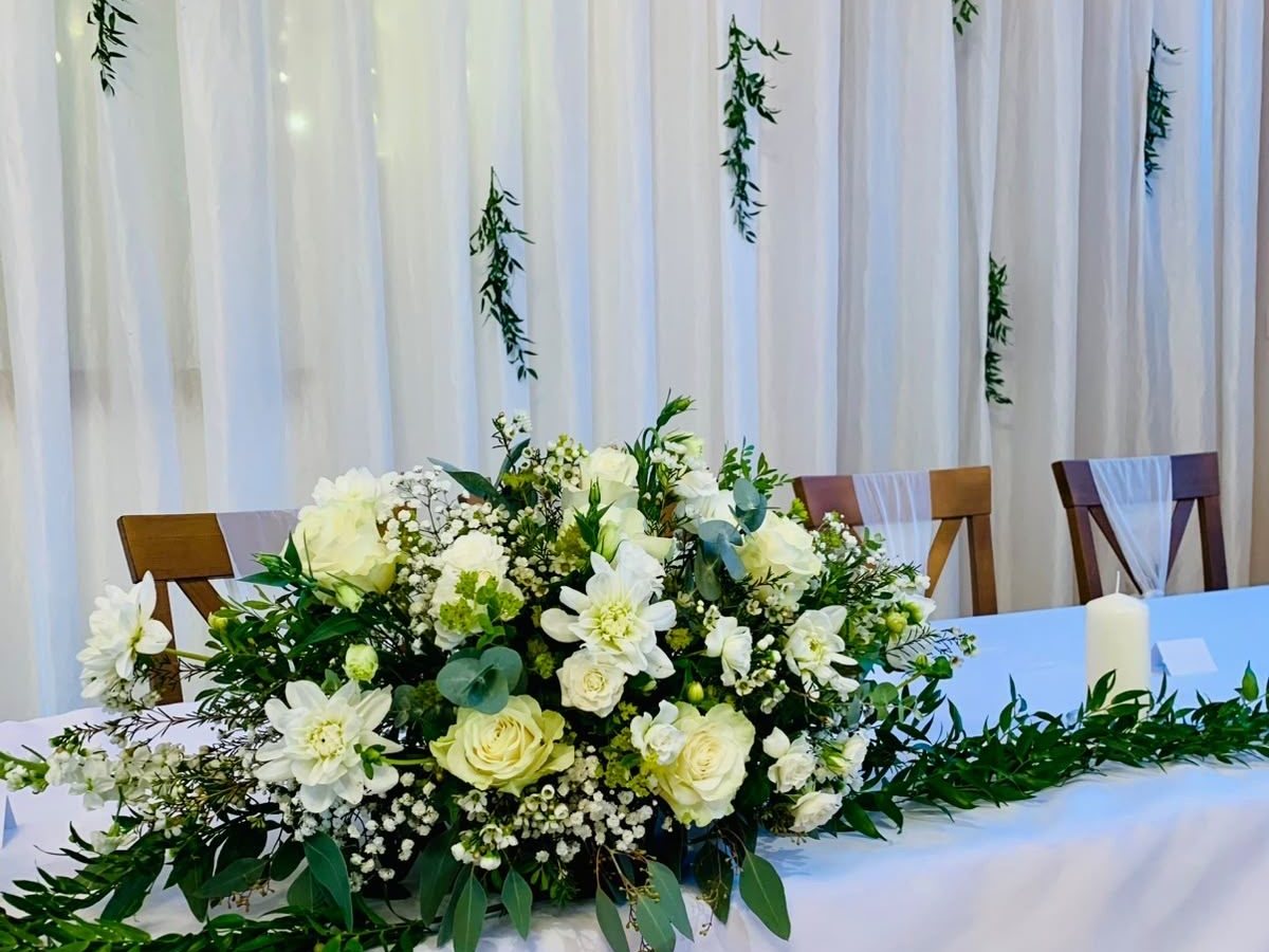 Detail kytice viazanej pre obec Banka